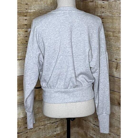 OLD NAVY CROPPED HEATHER GRAY CREWNECK SWEATSHIRT CASUAL ATHLEISURE GYM YOGA - Picture 3 of 5